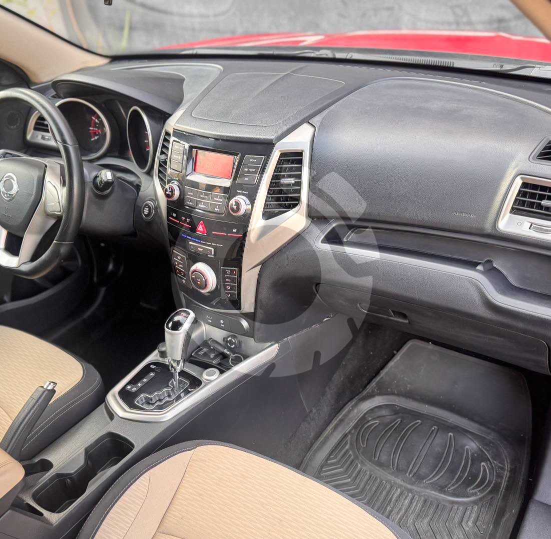 SsangYong Tivoli 2017 - 8