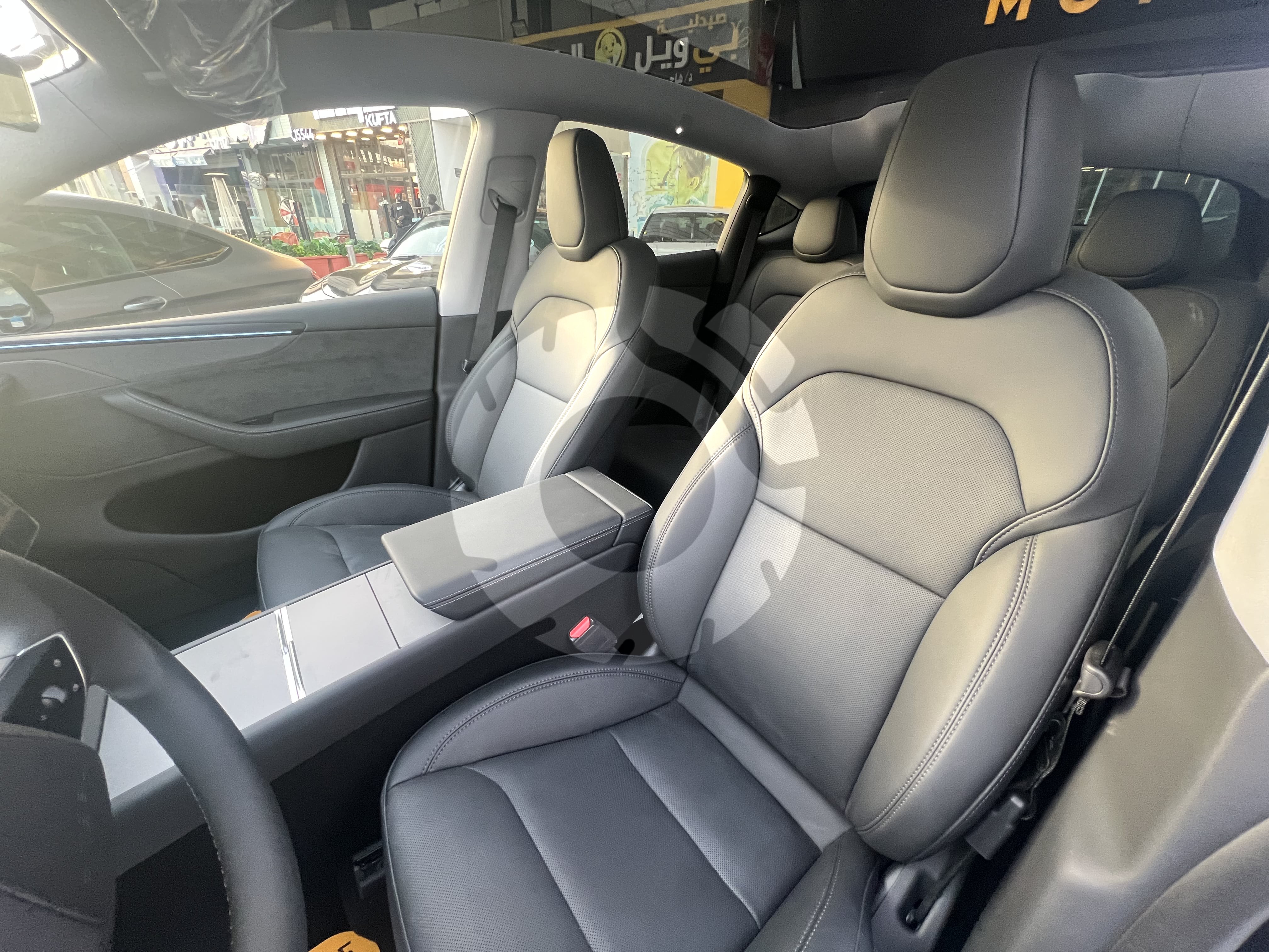 TESLA Model Y 2025 - 7